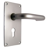Union Dove Door Furniture On 76mm Plate 48 CTC AS